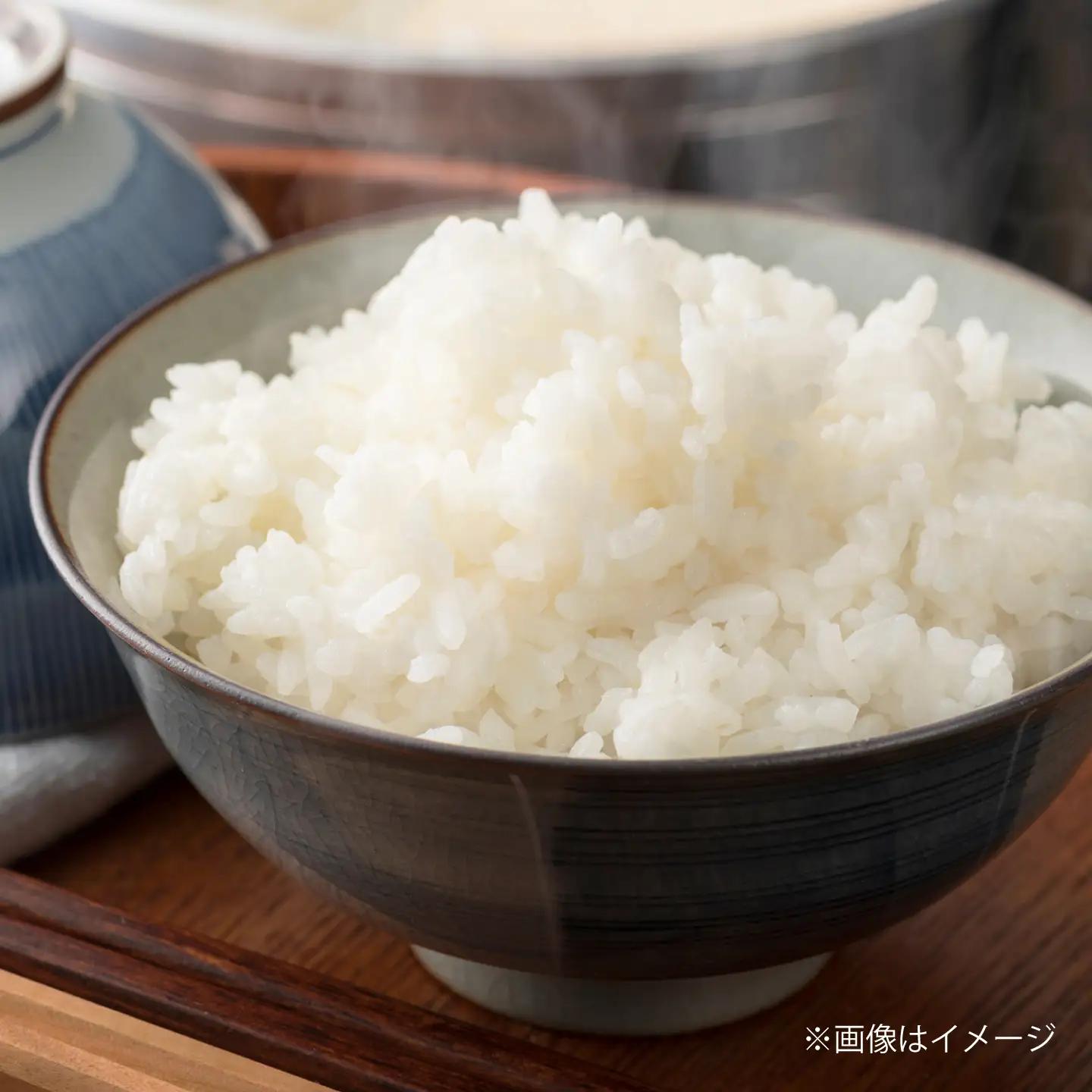 【先行予約/2026年10月以降発送】旬のお野菜3種類以上＆お米2kg＆平飼い卵セット 大阪府高槻市/ベジ彩ファーム[AOEJ015]