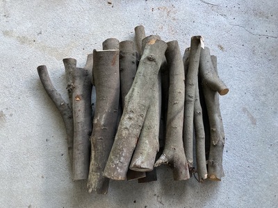 訳あり 薪 広葉樹 15kg～18kg 自然乾燥 菜の花薪 丸薪 アウトドア キャンプ｜B221