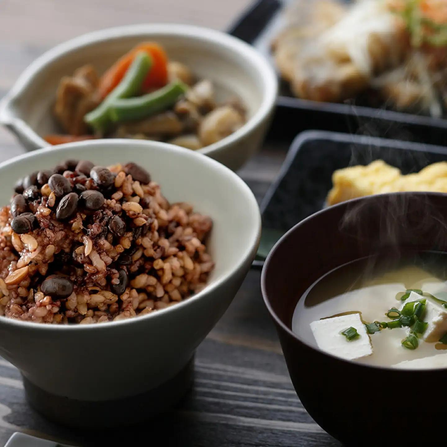 【玄米 黒米】  国産100% 雑穀6種  パックご飯 12個 玄米 パックご飯