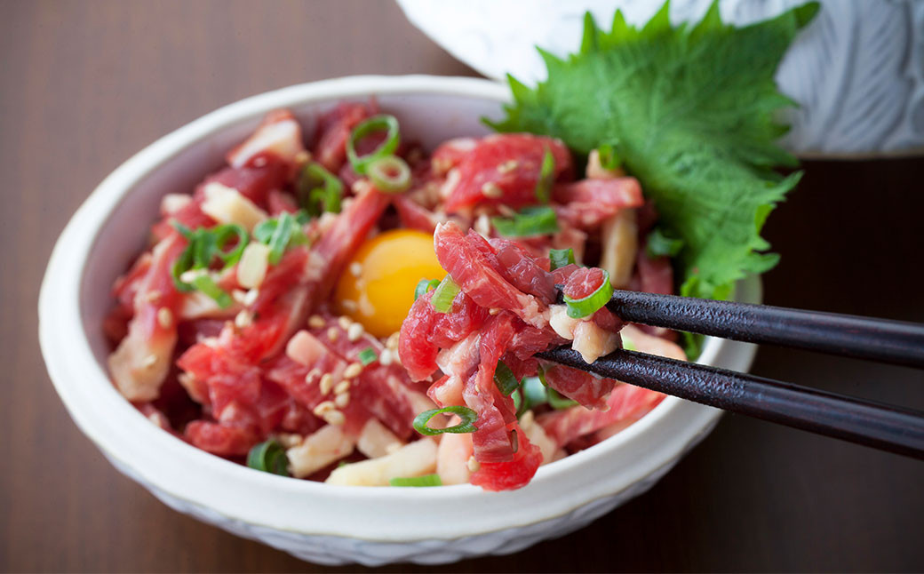 
熊本 馬刺し 馬肉ユッケ 350g (50g×7袋) 馬肉 たれ
