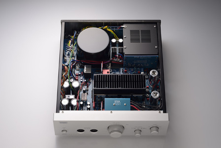 STAX　SRM-T8000　真空管/半導体ハイブリッド構成ドライバー・ユニット　フラッグシップモデル