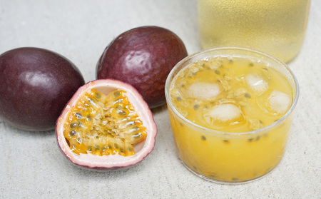 【奄美大島産】香り爽やかパッションフルーツ2kg【2024年発送】