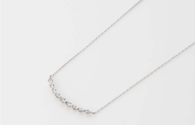 アルカンシェル K18WG ダイヤペンダント（計 0.2ct）【鑑別書付き ジュエリー プレゼント ギフト ファッション アクセサリー 贈り物 贈答 お祝い 記念日】 J009-3