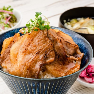 あぐー豚丼2種の食べ比べ(肩ロース・バラ肉)×各2人前　/　炭火の香り漂う特製タレ付です【配送不可地域：離島】【1288419】