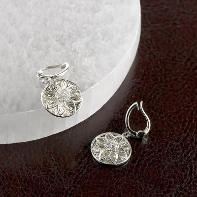 ふるさと納税 昭和町 ピアリング 正規品 プラチナ ダイヤモンド フラワー pt900 240926pa400 |  | 01