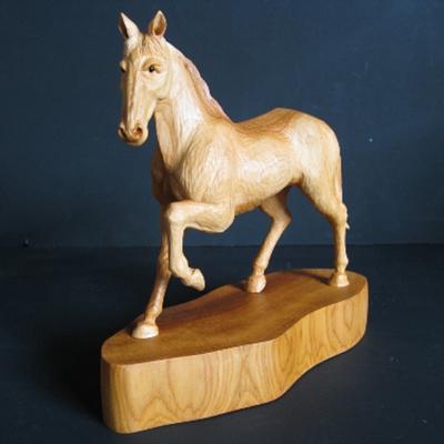 ふるさと納税 高山市 飛騨一位一刀彫　駿馬(大) g111 |  | 01