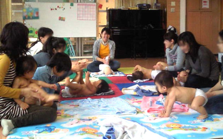 No.244 【ママの愛情いっぱいの手で】ベビーマッサージレッスン