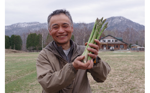 【令和8年5～6月中旬発送・先行予約受付中】夕張の大地が育んだ春アスパラ（1kg） FO1