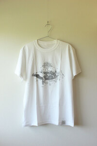 かめいち堂 大きなザトウクジラのTシャツ Lサイズ 選べる サイズ 半袖 綿100% コットン オリジナルデザイン プリントTシャツ おしゃれ 男女兼用 メンズ レディース 服 ファッション ギフト 