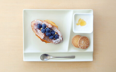 【美濃焼】 グッドデザイン賞受賞 miyama. 箸置き付仕切り皿 isola(イゾラ) パレットプレートL グレージュマット 3枚 瑞浪市 / ミヤマプランニング 食器 プレート 仕切り皿 プレート