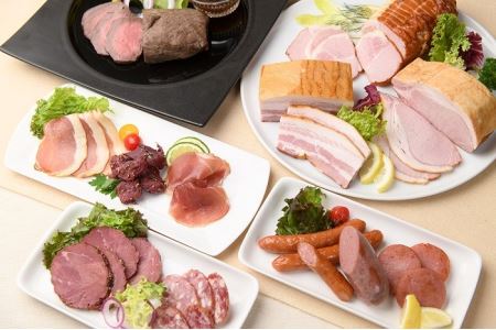 【北海道】十勝ローストビーフ＆ベーコン８点 ローストビーフ ボンレスハム ベーコン サラミ ソーセージ
