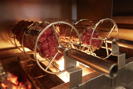 J61　但馬牛 炭火焼 ローストビーフ ( スライス )　750g 【 但馬牛 黒毛和牛 和牛 ブランド牛 国産牛 国産 ロース サーロイン レストラン 贈り物 ギフトお祝い 兵庫県 宍粟市 しそうし