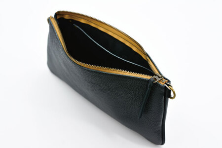 AX012-3　益子の革工房maharoのサコッシュ（S）ブラック