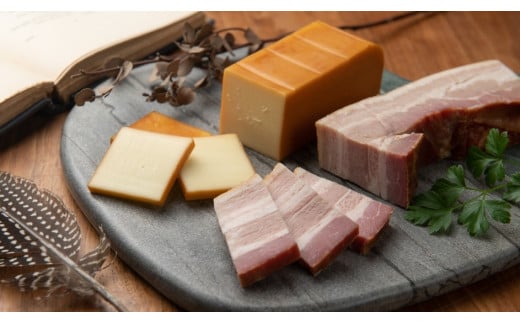 DA-05　ベーコン屋のオヤジの無添加ベーコン（約440～450g）とスモークチーズ（約180g）