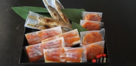 ビワサーモン堪能セット1【刺身（昆布締め）60g×4・ユッケ（いくら・胡麻入り）60g×4・姿塩焼き2匹×2】