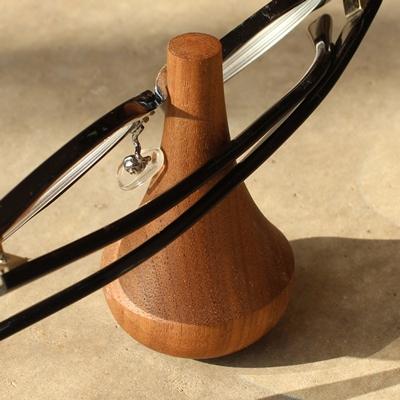 ふるさと納税 鯖江市 Hacoaの木製メガネスタンド 『Glasses Stand Swing』ウォールナット