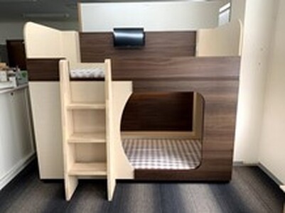 SRIPPLE HALF　カプセルベッド（1.5段ベッド）