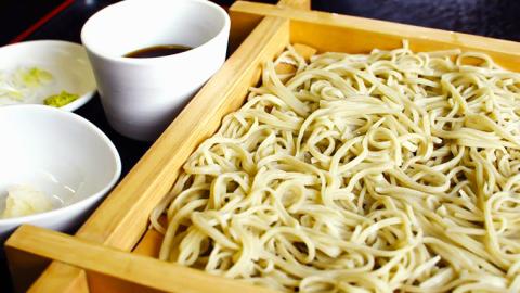 茨城県産【 常陸秋そば 】石臼挽き早刈りそば粉 １㎏×３袋入 そば粉 そば 蕎麦粉 そば打ち 茨城県産 国産 農家直送 ［BE001sa］