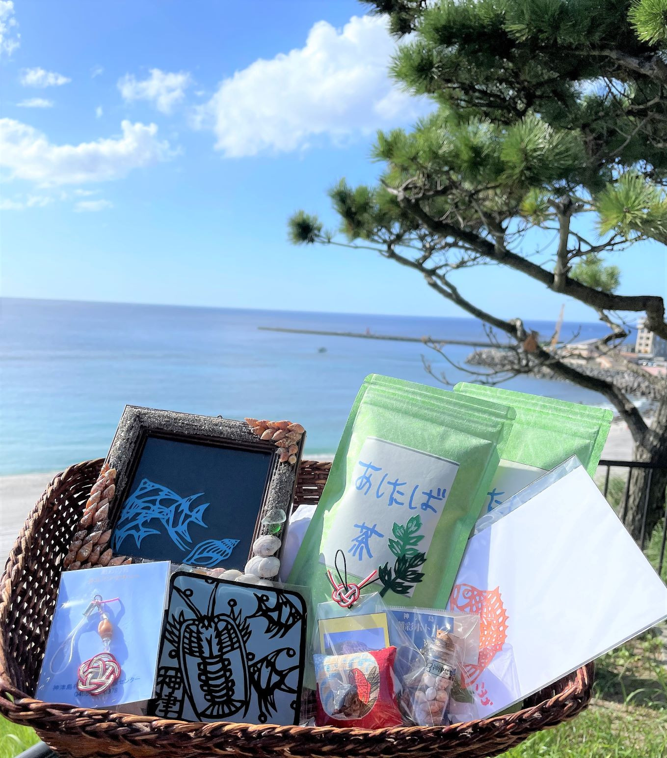 
【神津島産】 あしたば茶で健康増進 島の恵みあしたば茶入り手づくりグッズセット
