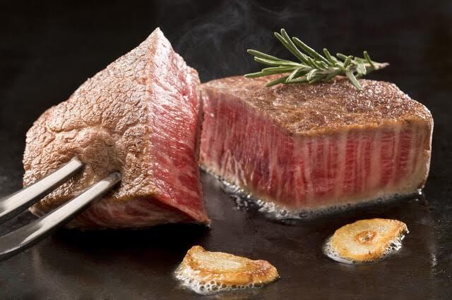 
            佐賀牛 シャトーブリアンステーキ400g（200g×2枚） ヒレステーキ600g（200g×3枚）合計１㎏ 全12回 定期便 189-J1432
          