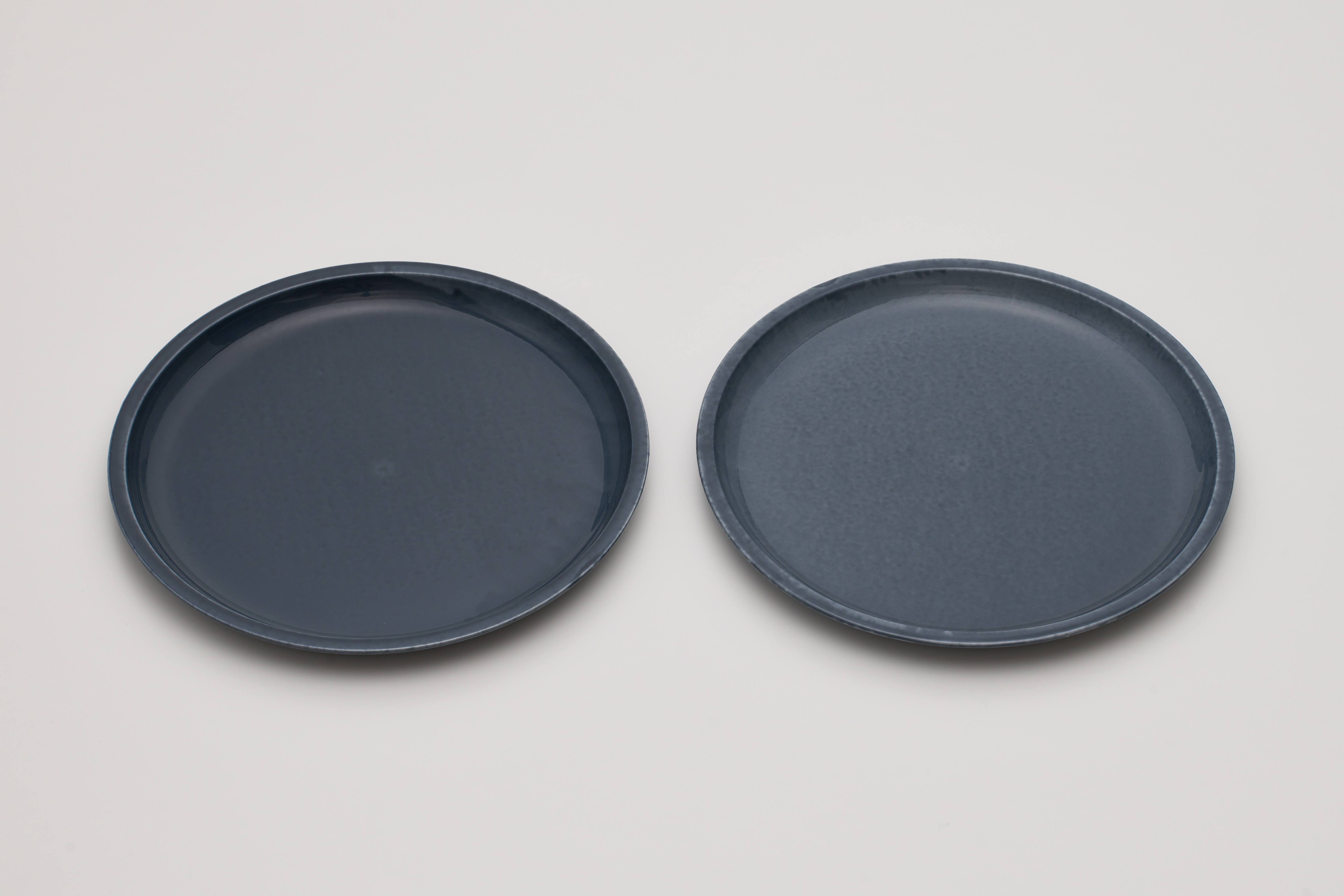 
                  2016/ TY Plate L Set【2016/オリジナル】有田焼 食器 器 皿 大皿 プレート 2枚 グレー シンプル AA60-127
                