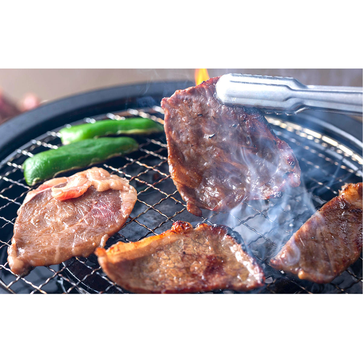 北海道産 味付け 焼肉 ＆ 北海道産 黒毛和牛 みついし牛 と ホエー豚 ハンバーグ 計 800g (250g×2パック タレ込 ＆ 100g×3枚) _イメージ3