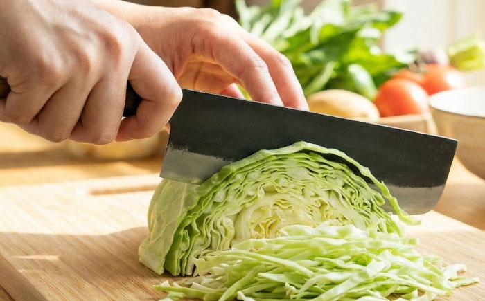 最高級安来鋼青紙鋼を使用！鍛冶屋職人による手造り鍛造の菜切包丁