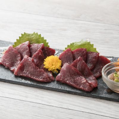 ふるさと納税 阿蘇市 【熊本　と畜】上赤身馬刺し約200g　専用醤油付き150ml×1本(阿蘇市) |  | 01