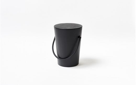 【FIL】ハンドルスツール -スミ リミテッド- MASS Series Handle Stool -SUMI LIMITED-　小国杉 スツール ハンドルスツール チェアー チェア ローチェア 椅子 インテリア 家具 木製 無垢材 炭 黒 おしゃれ リビング ダイニング 熊本 阿蘇 南小国町 送料無料