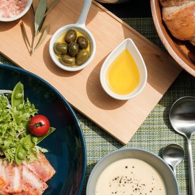 ふるさと納税 三豊市 【栽培期間中農薬不使用】プレミアムエキストラバージンオリーブオイル137g2本セット |  | 03