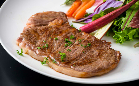 【定期便3回】もとぶ牛ロースステーキ(自宅用)400g 県産和牛 黒毛和牛 国産 牛肉 ステーキ肉 牛 ブランド 和牛 人気 オススメ おすすめ グルメ 贅沢 200g 3等級以上 贈答用 美ら海 定