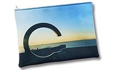 ウェットスーツの素材のクラッチバック① 