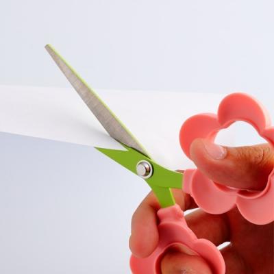 ふるさと納税 関市 【ペン立て付きはさみ】coconeフラワー ピンク 〜はさみ ニッケン刃物 インテリア |  | 02