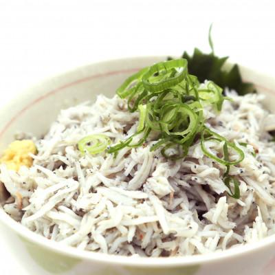 ふるさと納税 由良町 紀州湯浅醤油を使ったサーモンとカンパチの漬け&釜揚げしらすの 海鮮丼 3種セット 計300g |  | 01