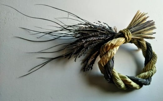 しめ縄 黒米 入り 注連縄 しめなわ リース ebiko しめ縄 しめ飾り 縁起物 お正月 正月 玄関 祝福 飾り おしゃれ 謹賀 新年 インテリア グッズ 国産 ハンドメイド 藁 浄化 お祓い 祓い モダン しめなわ 奈良県 奈良市 なら 20-059