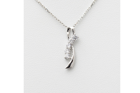 ネックレス プラチナ PT900 ダイヤモンド 0.2ct リボン モチーフ レディース ペンダント【f132-pt】 [株式会社オーダーメイドジュエリーメイ 山梨県 韮崎市 20742943] アク