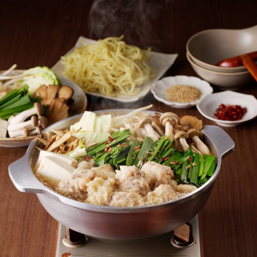 ＜山樹＞国産牛ホルモン「しょう油もつ鍋」ちゃんぽん麺付き2～3人前