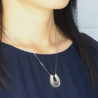 ふるさと納税 甲府市 K18YG/K18PG/PT900 0.35ct5連馬蹄ダイヤモンドペンダント　HH018634 |  | 03