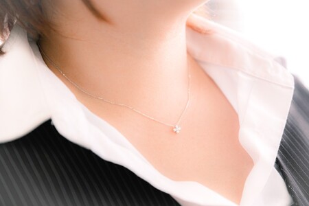 Pt900 フラワーネックレス CN-215