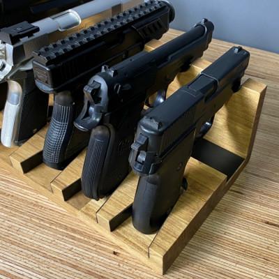ふるさと納税 横手市 WOOD WORKS ハンドガンスタンド 5丁掛【ライトブラウン】 |  | 02
