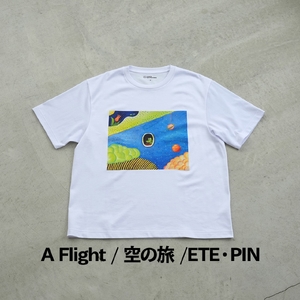 ＜新登場＞VOICE GATHERING アートプリントT-Shirt(A Flight / 空の旅・Mサイズ・1枚) Tシャツ 半袖 トップス ホワイト 白 クルーネック M L サイズ アート デ