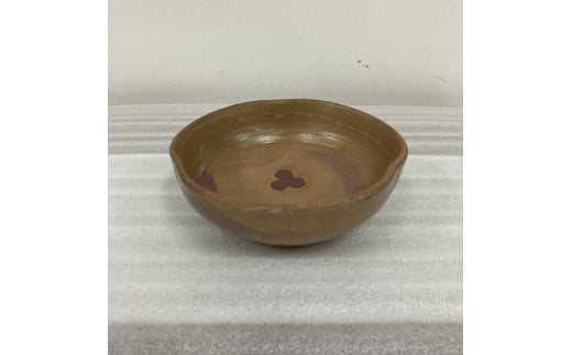 変形向付の器 (茶黄色)　陶器 食器 うつわ 皿 器 ギフト 沖縄市 / 唐仙窯 [BCBK009]