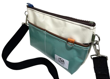 テント屋さんが作る サコッシュバッグ  05