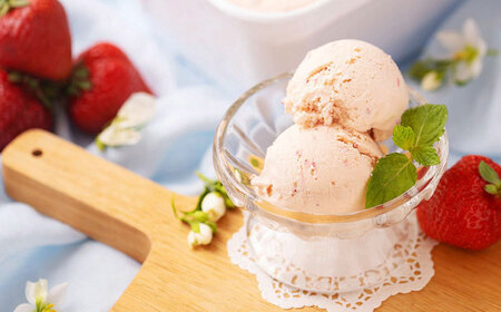 【4月以降発送】福岡産 あまおう ジェラート 1000ml 《築上町》【南国フルーツ株式会社】アイス スイーツ イチゴ 苺 いちご[ABET006]