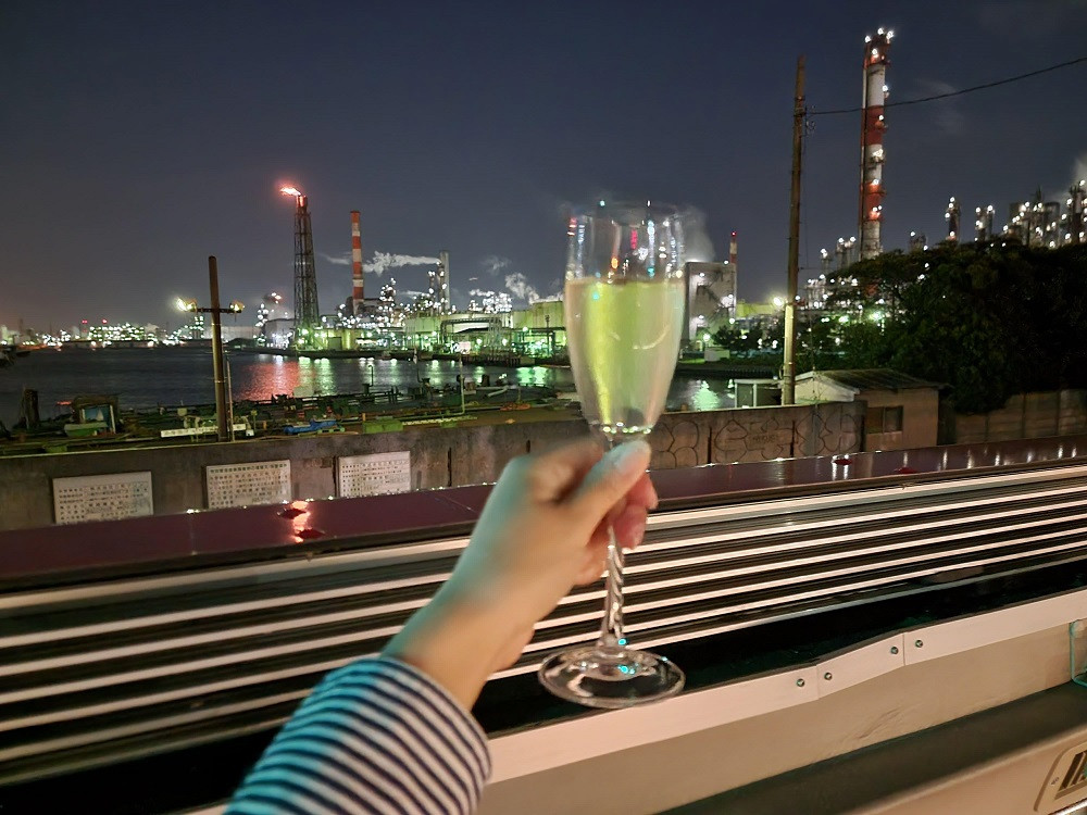 【人気ドラマで紹介】レストランバスの川崎工場夜景コース『イタリアンとお酒と川崎工場夜景を楽しむ夜』のご予約に使えるWEBクーポン【１５，０００円分】