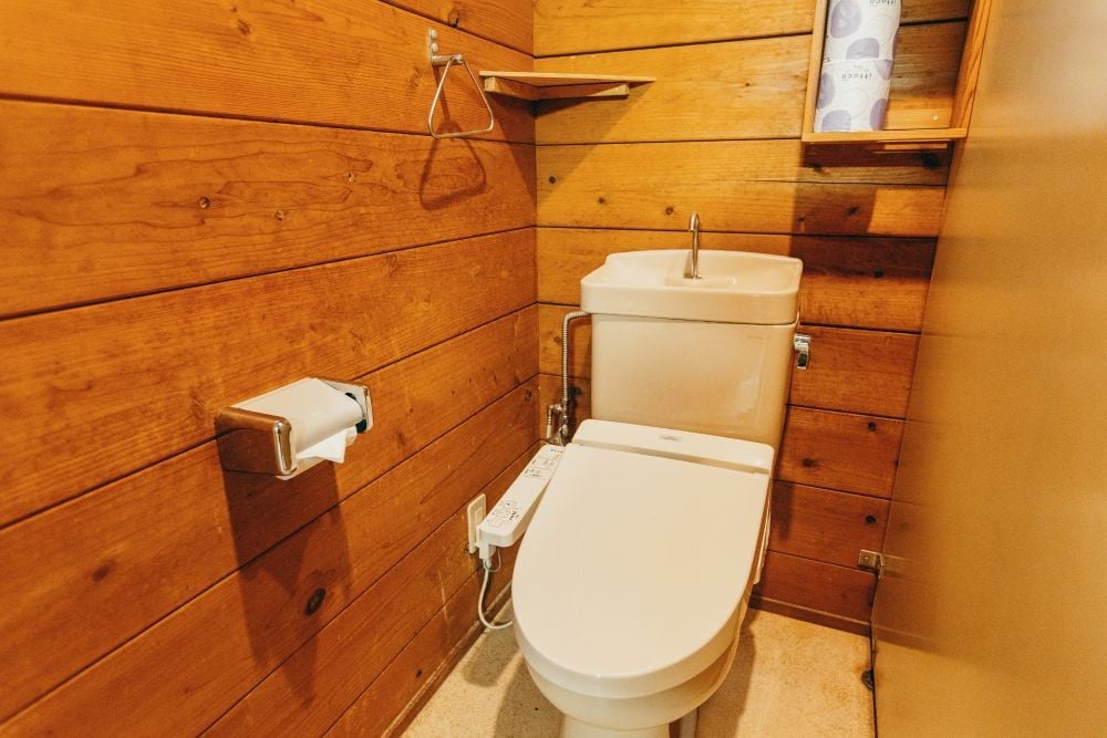 快適なエアコン、温水洗浄便座付きトイレを完備（一部施設を除く）