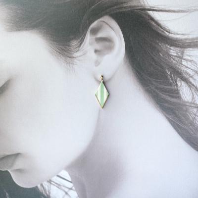 ふるさと納税 茅ヶ崎市 ArtOpus. イヤリング ストライプ ディアマンテ M L緑 湘南 茅ヶ崎市 陶磁器 ギフト |  | 01