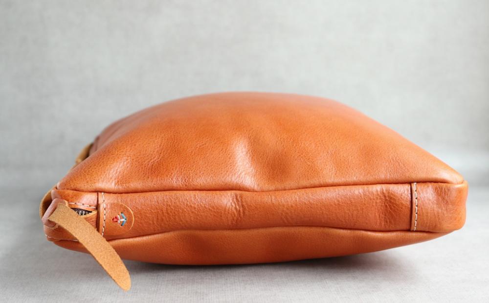 エイジングを楽しむ上質レザークッション【チョコ】 博多革工房 Japlish | ジャプリッシュ