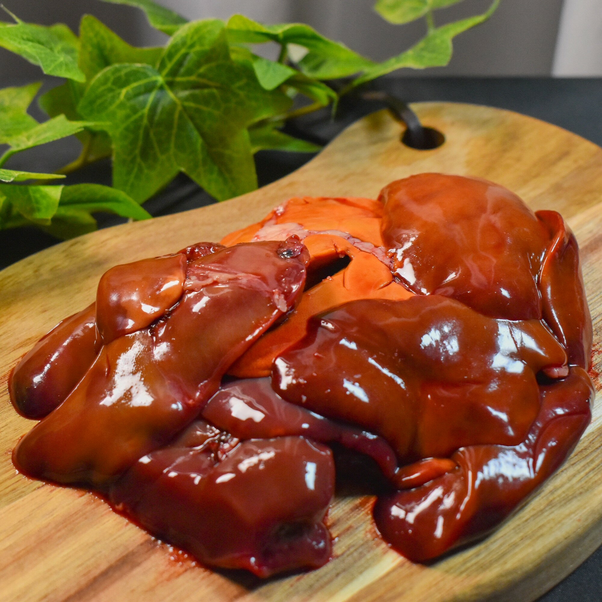 【ふるさと納税】 熊野地鶏 肝セット 1kg以上 (230g前後×5P) 肉 鶏肉 鳥肉 とり肉 地鶏 肝 鳥肝 レバー 焼き鳥 焼鳥 炭火焼鳥 炭火焼き 串焼き 惣菜 おかず おつまみ 晩酌 小分けパック 国産 名古屋コーチン 伊勢赤どり 三重県 熊野市 【小分けで便利！】