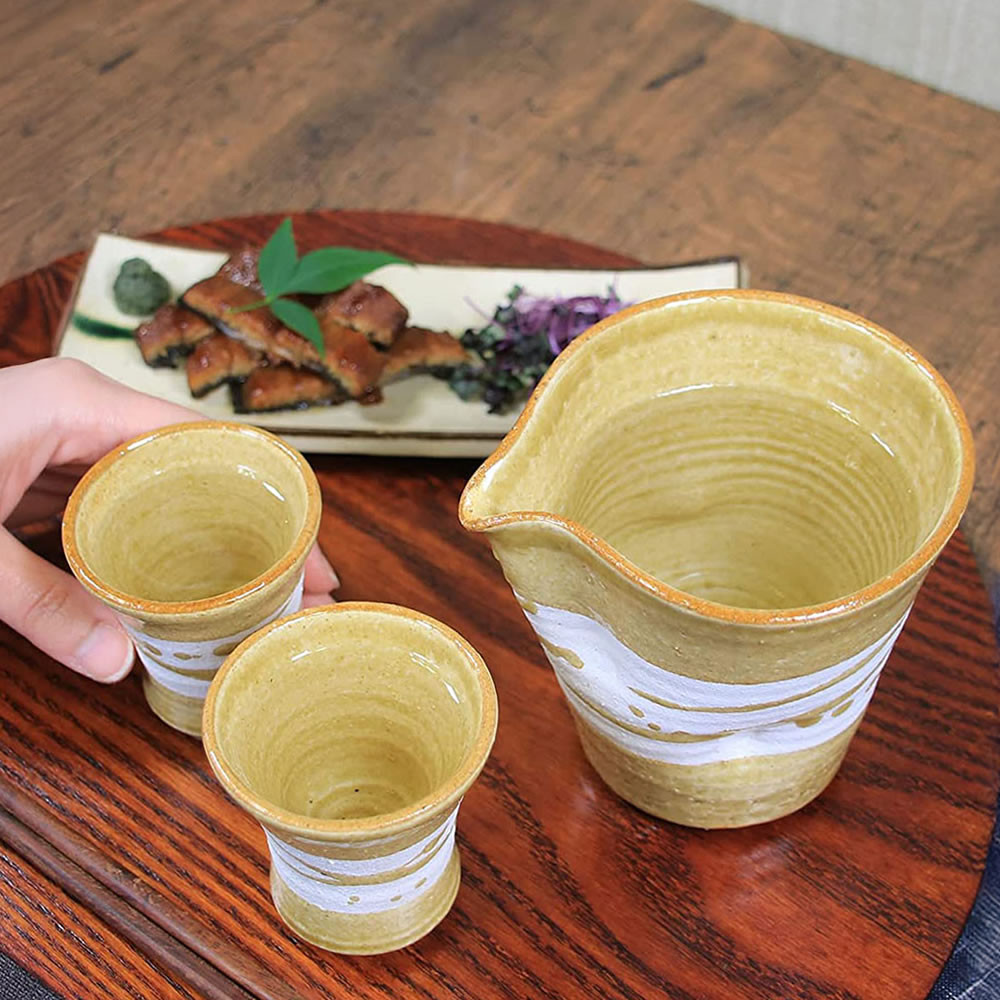 
            信楽焼 酒器セット 片口1点 お猪口2点セット
          